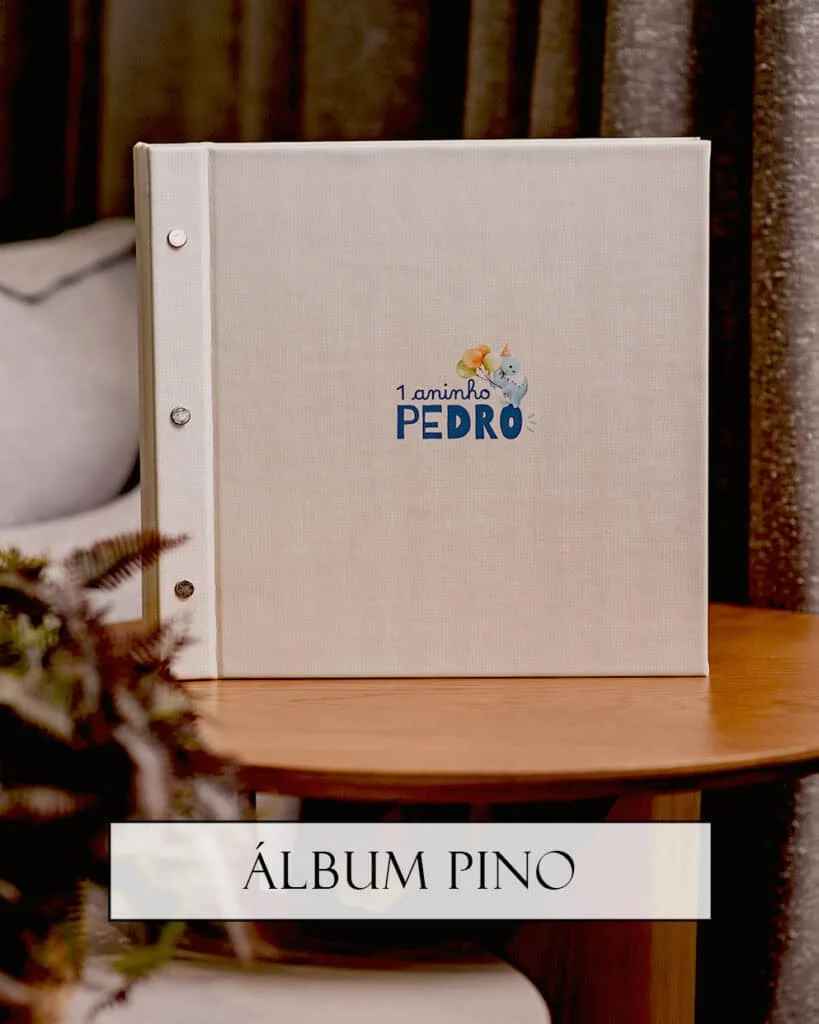 Álbum de fotos infantil personalizado com nome Pedro, perfeito para guardar lembranças especiais.