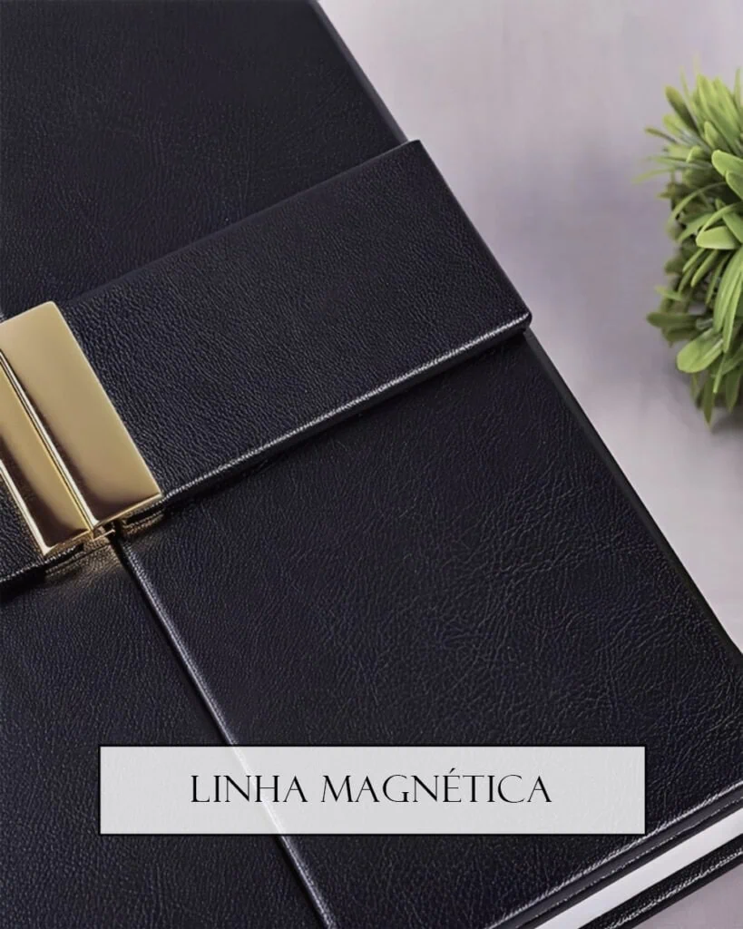 2. Elegante carteira de couro com fecho magnético, ideal para segurança e estilo.